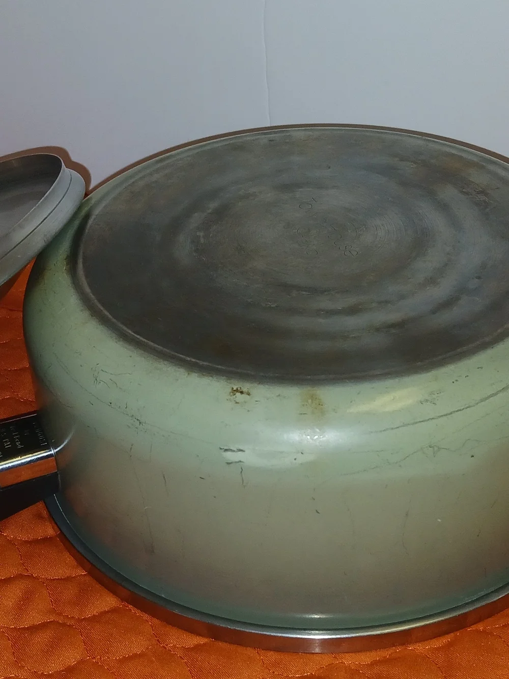 Vintage Townhouse Collection by West Bend. 2 quart Boiler